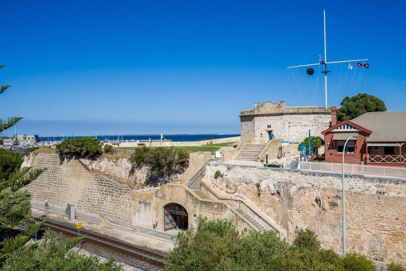 West End Warehouse Historical Opposite Beach Fremantle Dış mekan fotoğraf